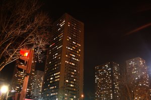 Une ville la nuit